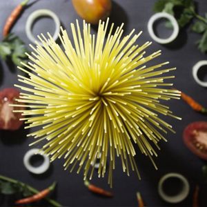 O Prato que "Mata" de Prazer: A Lenda do Spaghetti all’Assassina